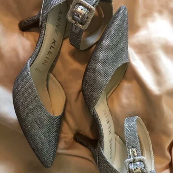 Anne Klein Shoes - Silver Metallic Heels Anne Klein size 7